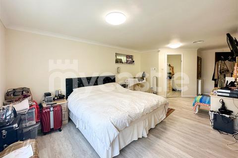 1 Abingdon Close, Uxbridge, UB10 0BU
