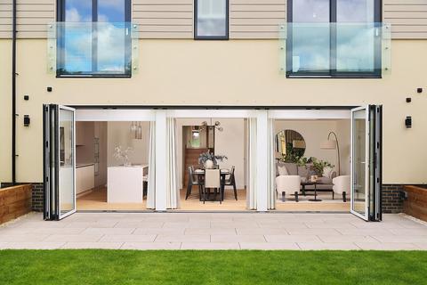 6 bedroom detached house for sale - FETCHAM KT22