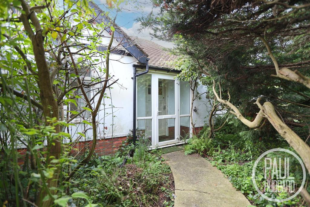 Pier Avenue, Southwold, IP18 2 bed detached bungalow for sale £500,000