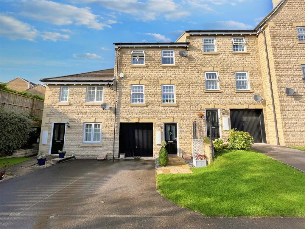 Gardeners Walk, Skelmanthorpe, Huddersfield, HD8 9GP 3 bed townhouse
