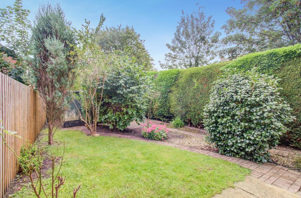 Harris Mews, HenleyInArden 2 bed end of terrace house for sale £260,000