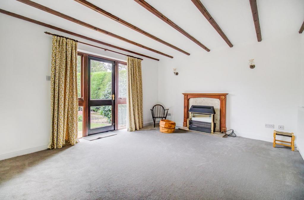 Harris Mews, HenleyInArden 2 bed end of terrace house for sale £260,000