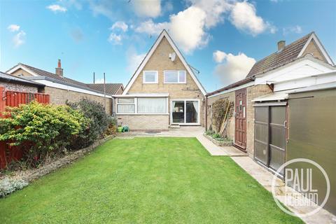 3 bedroom chalet for sale, Foxglove Close, Pakefield, NR33