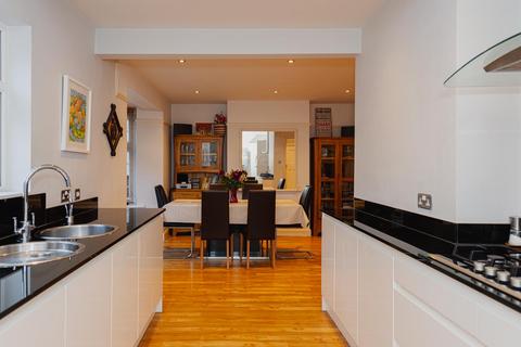20 Digdens Rise, Epsom, KT18 7DL