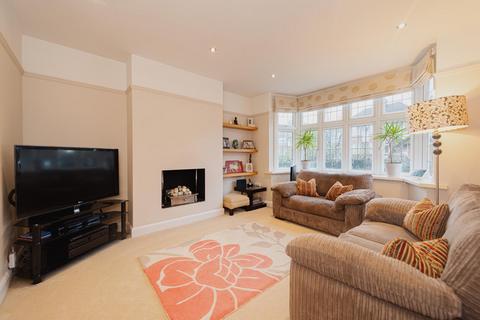 20 Digdens Rise, Epsom, KT18 7DL