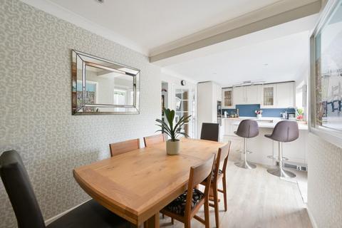 5 The Driftway, Banstead, SM7 1LX