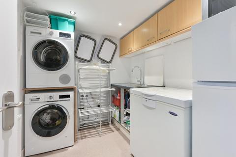 5 The Driftway, Banstead, SM7 1LX