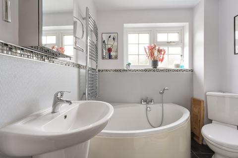 5 The Driftway, Banstead, SM7 1LX