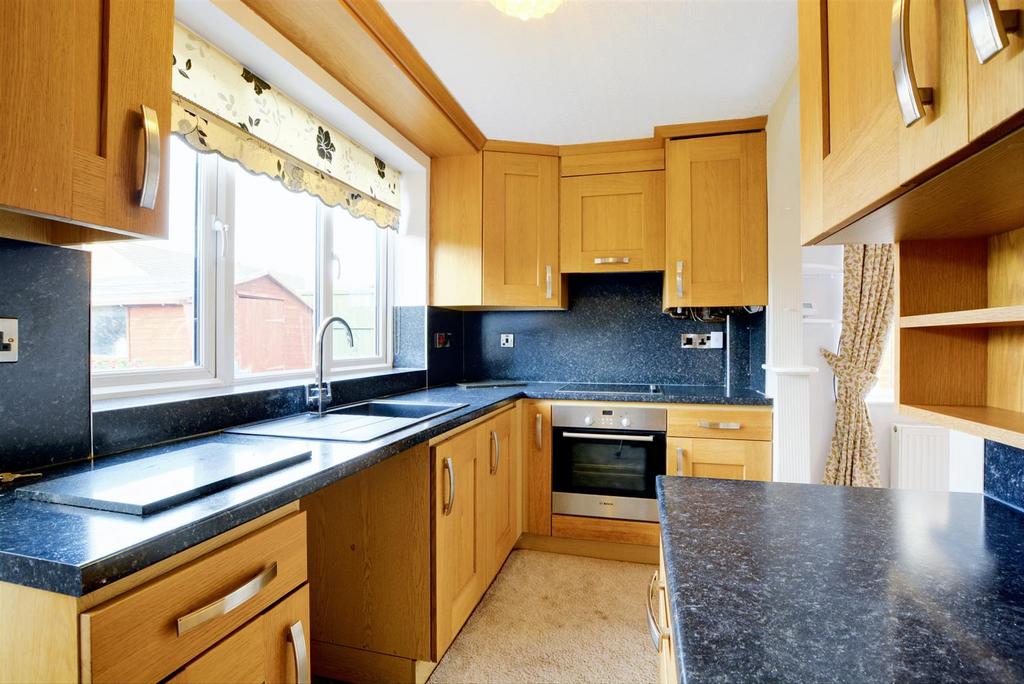 Kitchen 1.jpeg