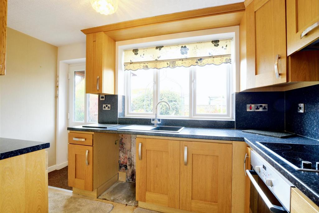 Kitchen 2.jpeg