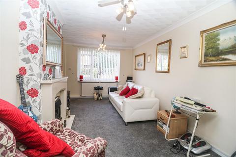 3 bedroom semi-detached house for sale - Grice Close, Doncaster