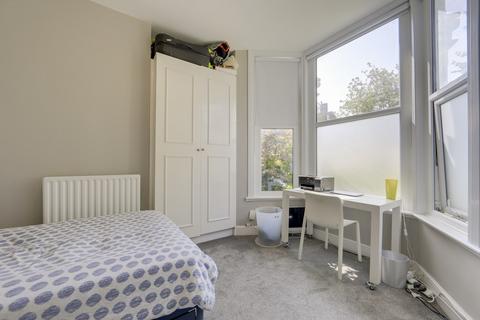 55b Wellmeadow Road, Catford, London, SE13 6TA