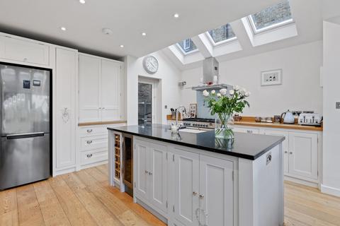 81 Leighton Road, London, W13 9DR