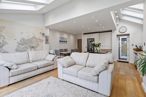 81 Leighton Road, London, W13 9DR
