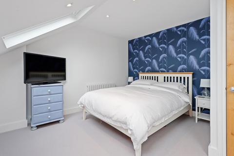 81 Leighton Road, London, W13 9DR