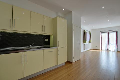 2 bedroom ground floor flat to rent, Wickham Road   Fareham   UNFURNISHED