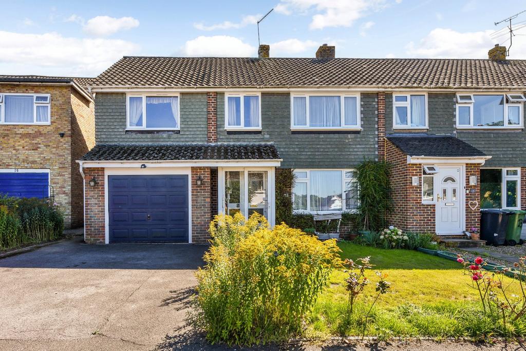 Hazelbank Close, Liphook, Hampshire 5 bed end of terrace house for sale £459,950