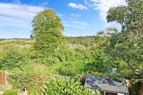 14 Burnham Drive, Reigate, RH2 9HD