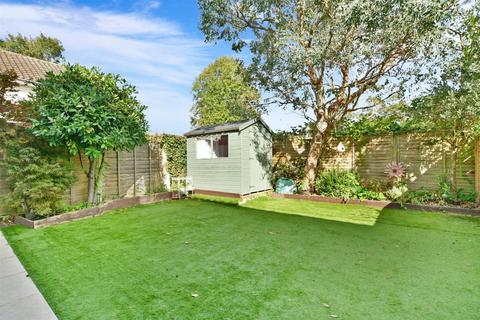 14 Burnham Drive, Reigate, RH2 9HD