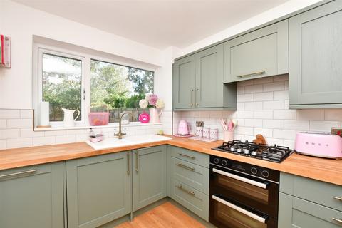 14 Burnham Drive, Reigate, RH2 9HD