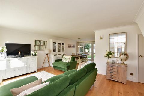 14 Burnham Drive, Reigate, RH2 9HD