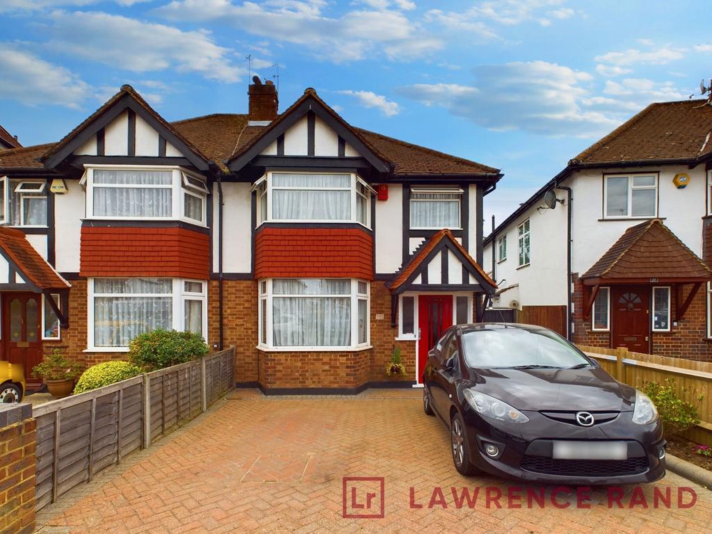 Roundways, Ruislip, HA4 4 bed semidetached house £700,000