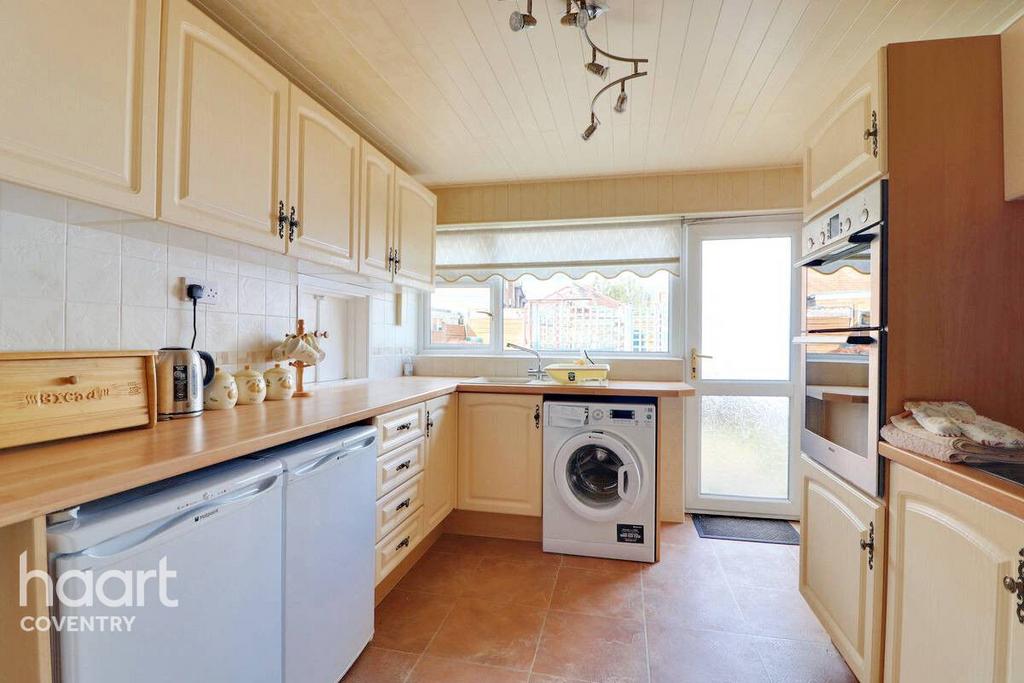 Frederick Neal Avenue, Coventry 3 bed semidetached house for sale £