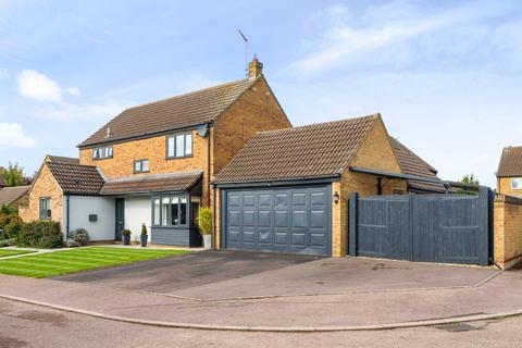6 bedroom detached house for sale - Brittons Close, Sharnbrook