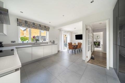 6 bedroom detached house for sale - Brittons Close, Sharnbrook