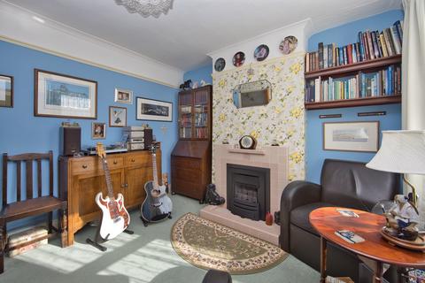 25 Douglas Road, Dover, CT17 0BD