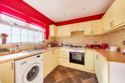14 Lakehurst Road, Epsom, KT19 0ES