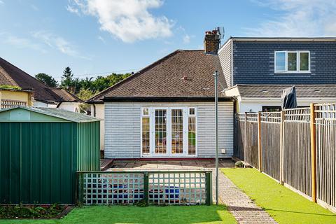 14 Lakehurst Road, Epsom, KT19 0ES