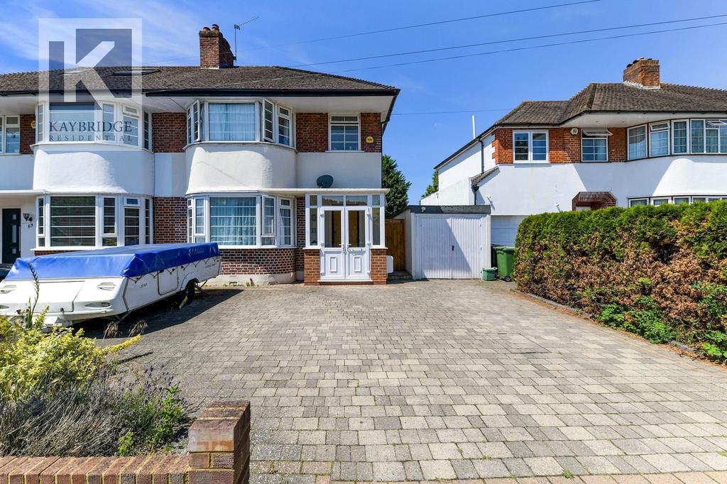 Timbercroft, Epsom, KT19 3 bed semidetached house for sale £700,000