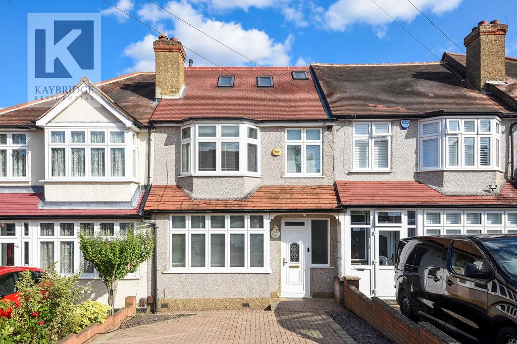 Stoneleigh Avenue, Worcester Park, KT4 4 bed terraced house for sale