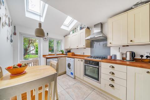 27 Latimer Road, Teddington, TW11 8QA