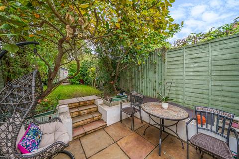 27 Latimer Road, Teddington, TW11 8QA