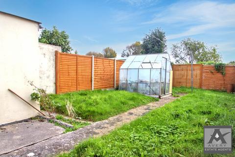 3 bedroom terraced house to rent, Westbury Crescent, BS23