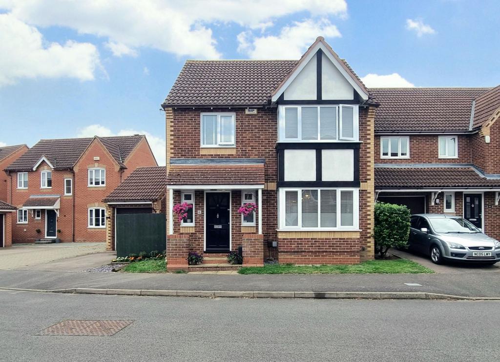 Magnolia Close, Abington Vale, Northampton NN3 3XE 3 bed detached house