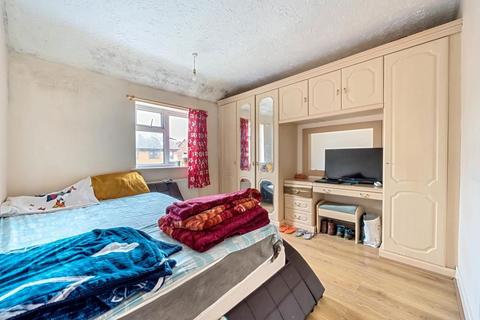 12a Myrtle Crescent, Slough, SL2 5BB