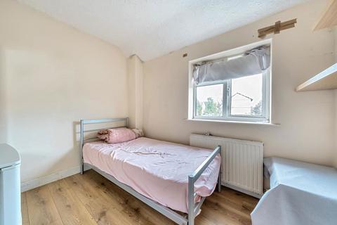 12a Myrtle Crescent, Slough, SL2 5BB