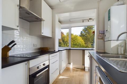 2 bedroom flat to rent, Worsley Bridge Road, London, SE26