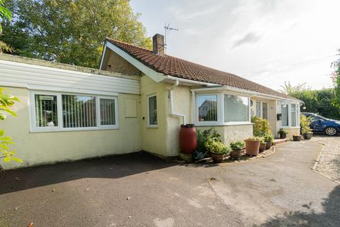3 bedroom detached bungalow for sale - North Road, Dibden Purlieu