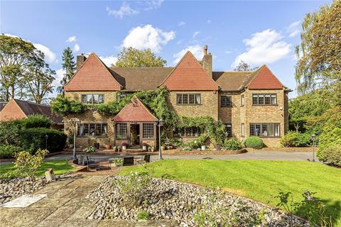 5 bedroom detached house to rent, The South Border, Purley, Surrey, CR8