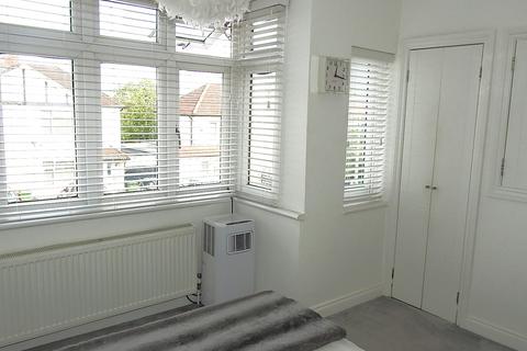 25 Conrad Drive, Worcester Park, KT4 8PR