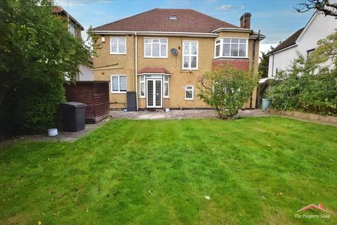 5 bedroom bungalow to rent, Penshurst Gardens, Edgware