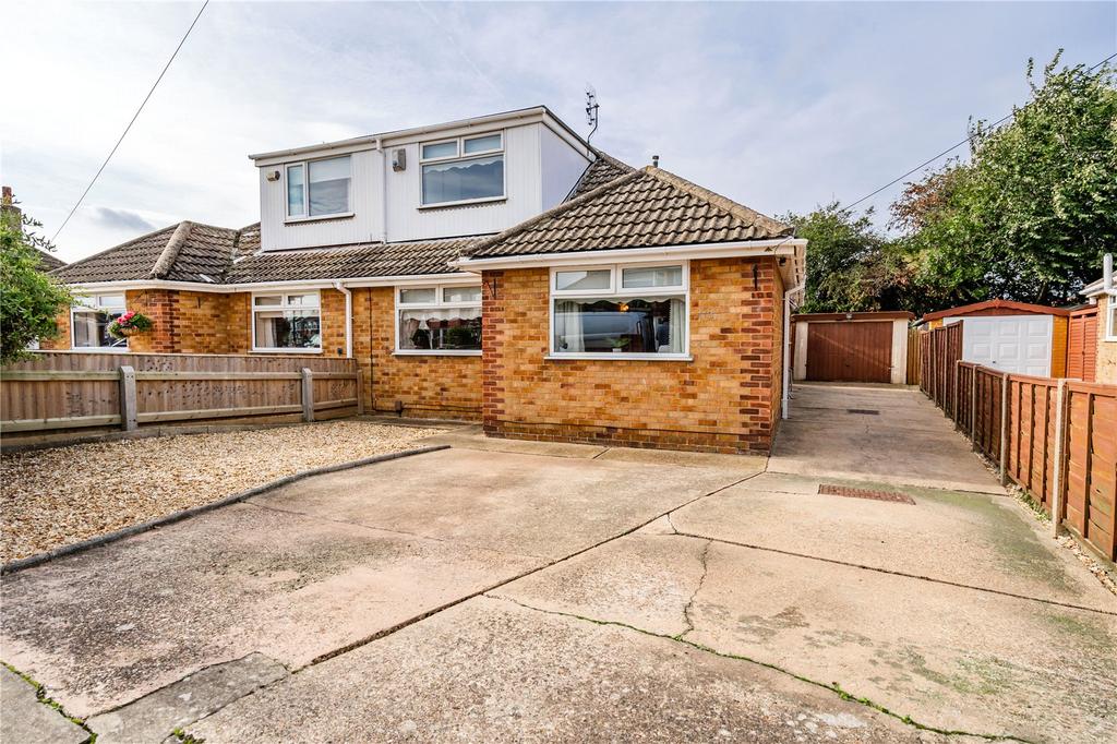 Worlaby Road, Scartho, Grimsby, DN33 4 bed bungalow for sale £199,950