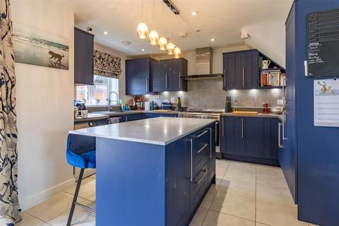 6 Ceres Road, Blunsdon, Swindon, SN26 8AF