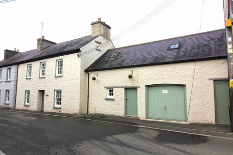 Dewi House High Street, Llangadog, SA19 9EF