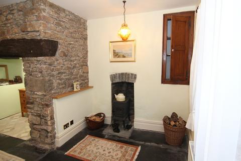 Dewi House High Street, Llangadog, SA19 9EF