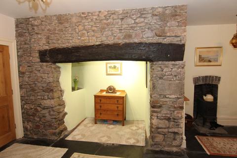 Dewi House High Street, Llangadog, SA19 9EF